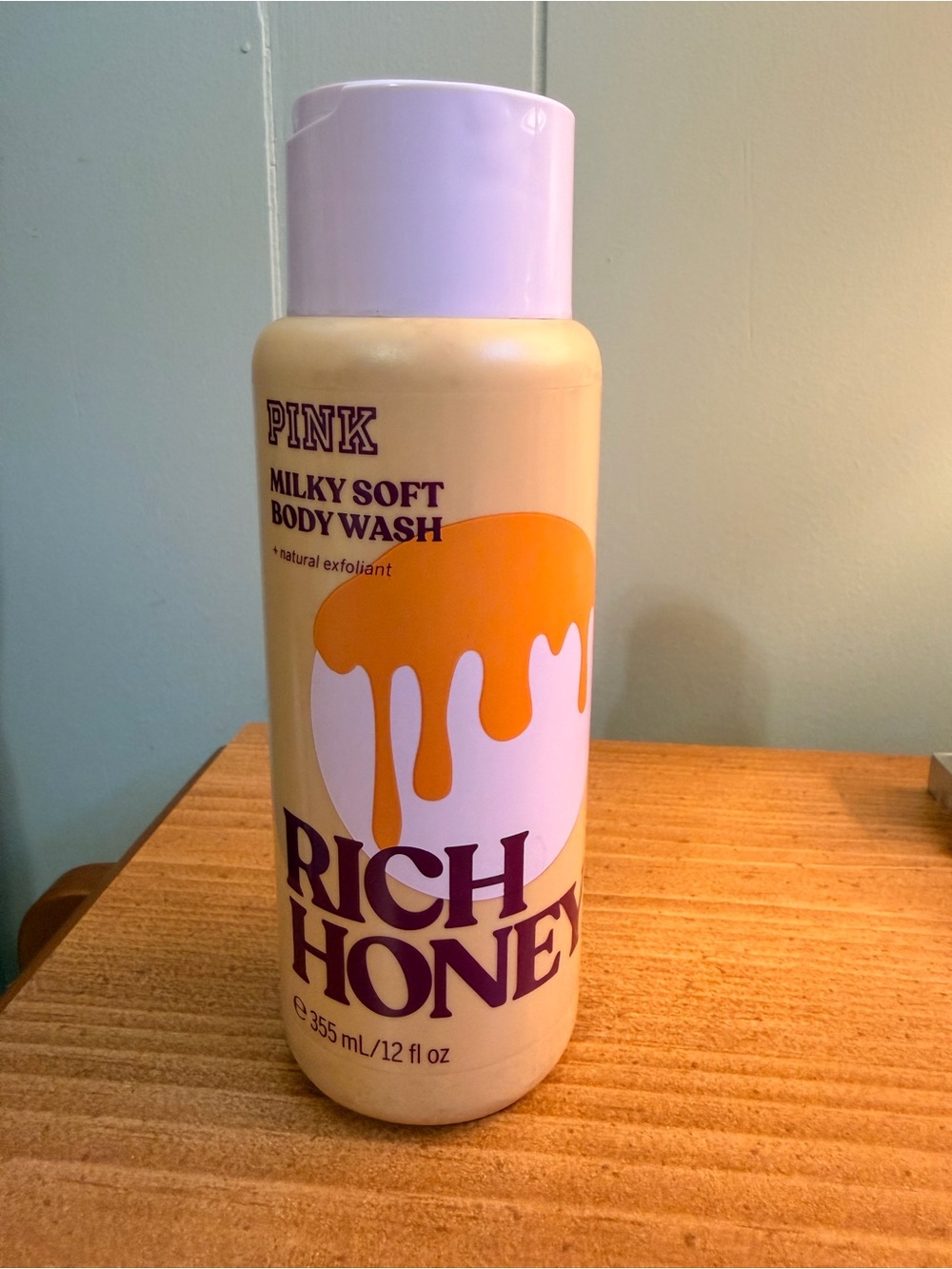 PINK Victoria's Secret Rich Honey Milky Soft Body Wash — Cream & Pink Cap
